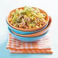 Pois chiches, thon blanc et laitue de mer en salade